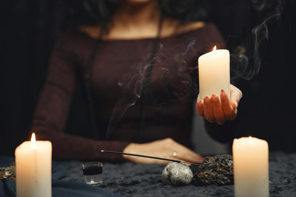 Love Spells in Edinburgh, Glasgow, and Across Scotland