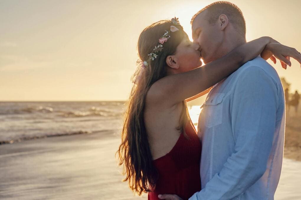 What Does It Feel Like When Someone Casts a Spell on You? Signs, Sensations & Spiritual Experiences