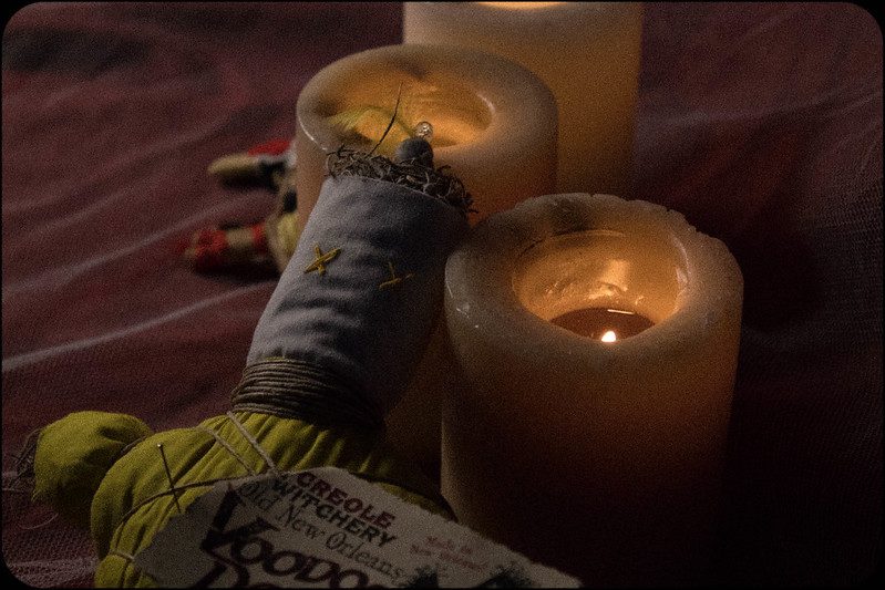 Prof. Galandi performing a love spell ritual on Bondi Beach