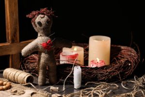 Prof. Eric Galandi performing quick Voodoo ex-back love spells for instant reconciliation in USA